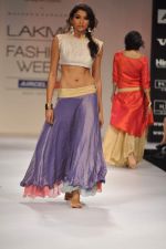 Model walk the ramp for Mayank and Shraddha Nigam show at Lakme Fashion Week Day 3 on 5th Aug 2012 (43).JPG